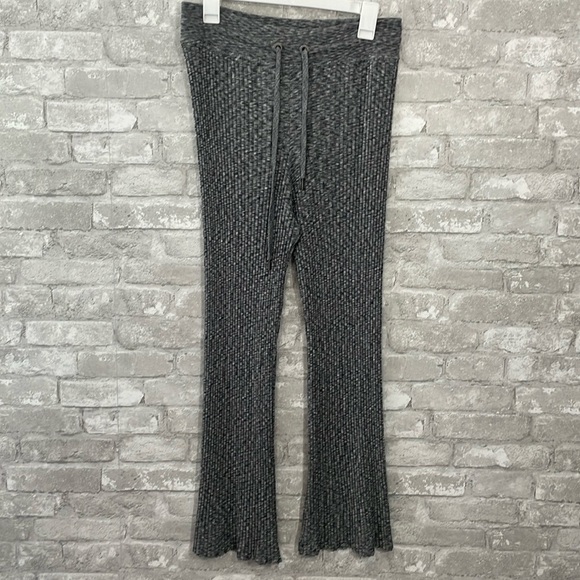 Athleta Heather Grey Revolve Pant - Picture 2 of 9